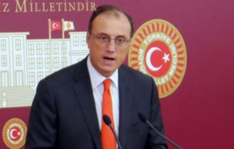 'türkiye, Suriye Bataklığından Çıkmalı'