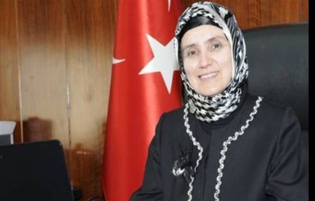 Türkiye'nin İlk Başörtülü Rektörü