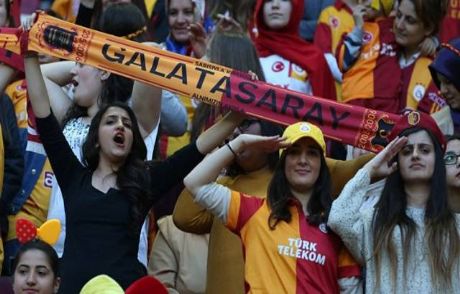 27 Bin Kadın Maçı İzledi