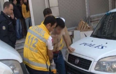 Kızını Erkek Arkadaşıyla Görünce Çıldırdı