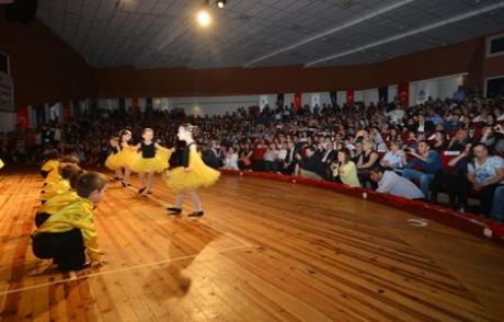 Miniklerden 23 Nisan'a Yakışan Kutlama