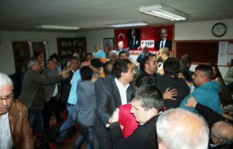 Chp Esenlerde İç Savaş