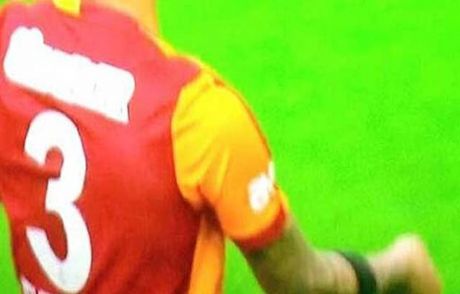Melo'dan Hakeme Şok Hareket