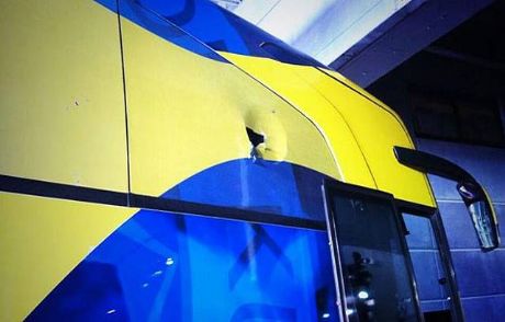 Fenerbahçe Otobüsüne Taşlı Saldırı