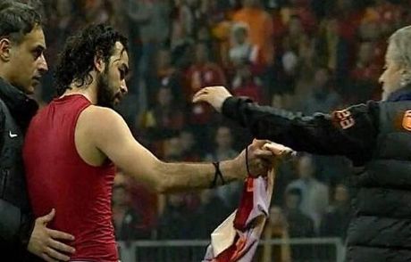 Tt Arena'da Selçuk İnan Bombası