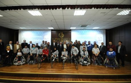 Engelli Milli Sporculara Anlamlı Hediye