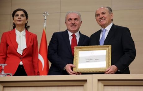 Başkan Kadir Topbaş Mazbatasını Aldı