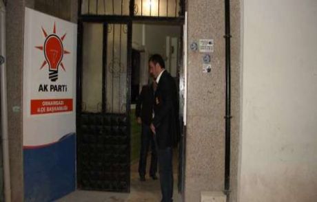 Ak Parti Binasına Asılsız Bomba İhbarı