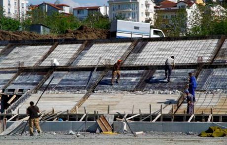 Karşıyaka'ya Fifa Standardında Saha