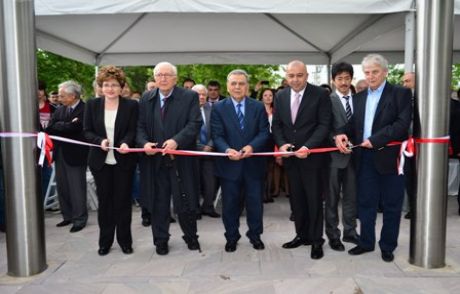 İzmir'in İlk Japon Bahçesi Açıldı
