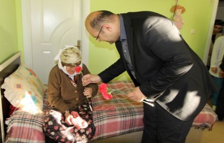 Anneler Günü'nde Anlamlı Ziyaret