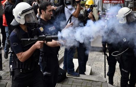 Chp Binasına Müdahale: 4 Gözaltı