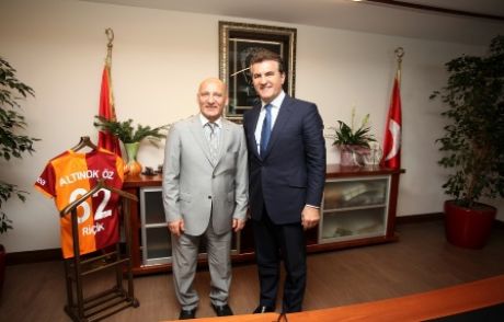 Mustafa Sarıgül'den Başkan Öz'e Ziyaret