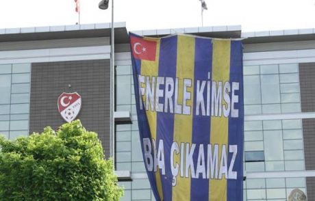 Tff Binasına Fenerbahçe Bayrağı Asıldı!..