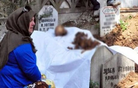 Demiryolunun Geçeceği Mezarlık Taşınıyor