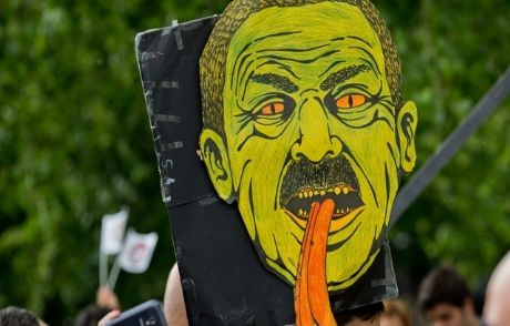 Köln'de Onbinlerce Kişi Erdoğan'ı Protesto Etti