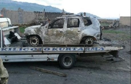 Teröristler 6 İşçiyi Kaçırıp 3 Aracı Yaktı