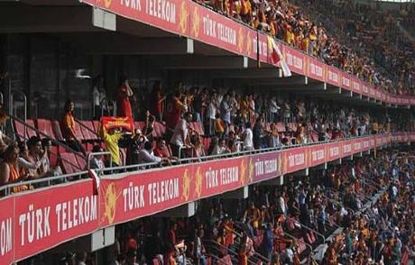 Arena'da Şoke Eden Protesto!