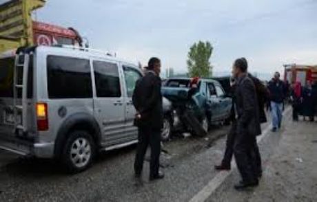Düğün Konvoyunda Kaza