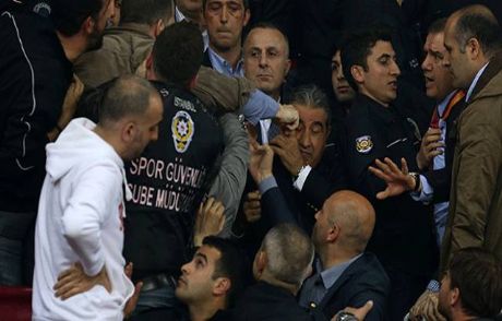 'yumruk Atmadım, Makas Alacaktım'