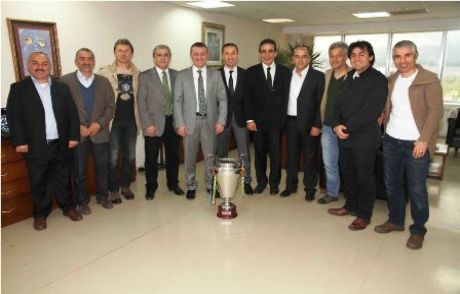 İzmit Master, Kupayı Büyükakın'a Getirdi