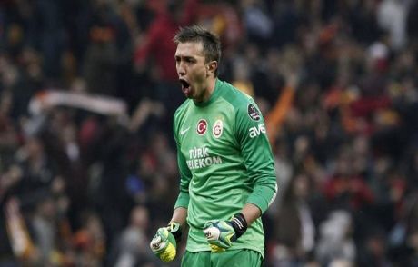 Muslera'nın Yerine Gökhan Gelecek!