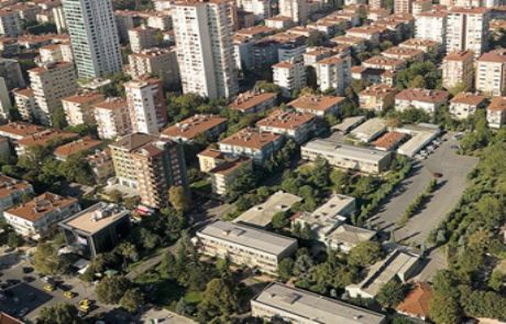 Caddenin Tek Yeşili Gidiyor