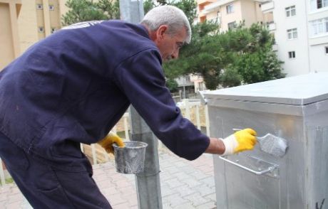 Kartal'da Çöp Konteynerlerine Yerinde Bakım