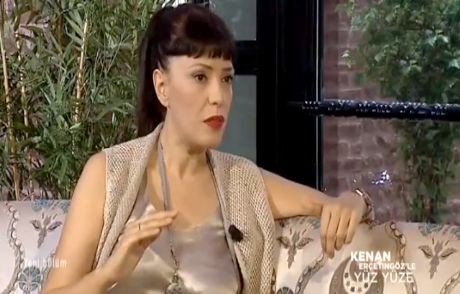 'allah Kolyesi Takan Metreslerden Olmadım'