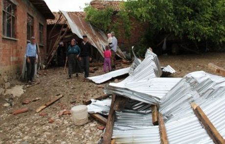 Meteoroloji Uyardı: Rüzgar Can Aldı
