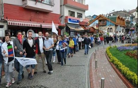 Yeşilin İncisinde İnsan Zinciri