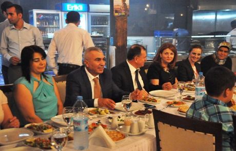 Başkan Savaş'tan Lösev'lilere Akşam Yemeği