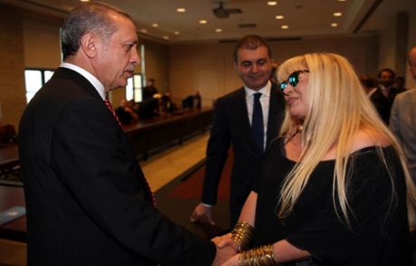 Erdoğan'a Giden Ünlülerden Tepkiye Tepkiler