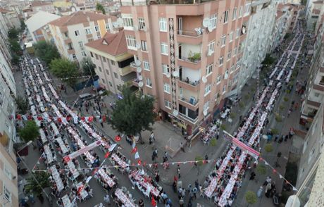 İki İlçe Tek Sofrada İftar Yaptı