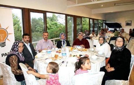 Gebze'de Kardeşlik İftarı