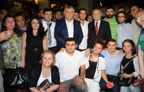 İhsanoğlu, Sarıyer'de Sevgi Seliyle Karşılandı