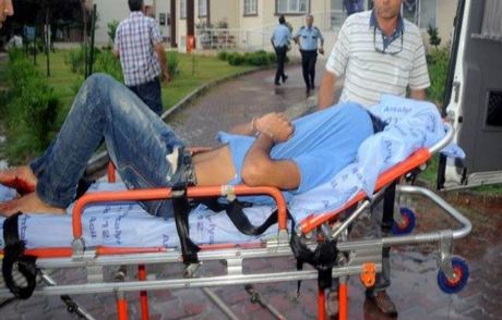 Bayrak İndirmeye Çalışan Haine Polis Kurşunu