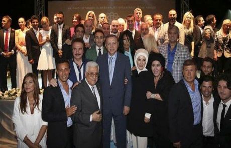 Ak Parti İftarına Yıldız Yağmuru