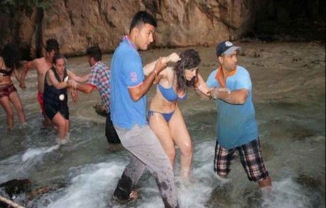 Saklıkent'te Turistler Selde Mahsur Kaldı
