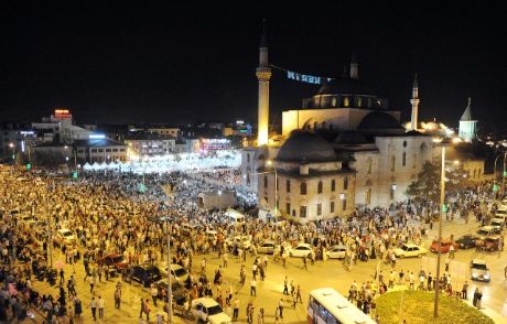 Kadir Gecesi'nde Mazlumlar İçin Dua Edelim