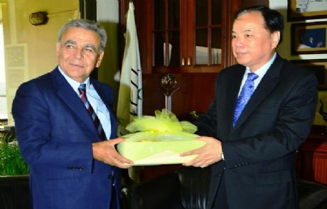 Çin'in İzmir Hamlesi