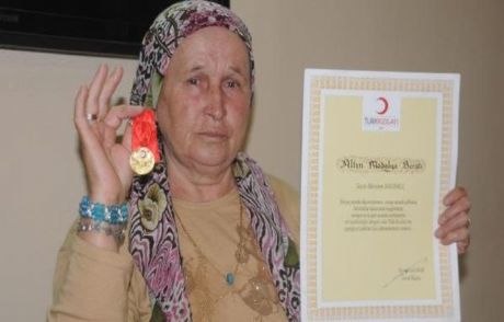 2.5 Milyonluk Servetini Kızılay'a Bağışladı