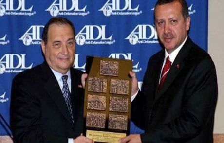 O Ödülü Geri İstediler