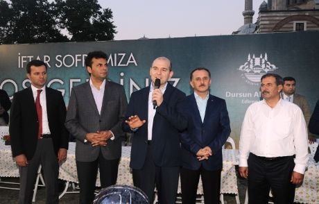 Selimiye Camiinin Bahçesinde İftar