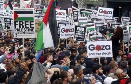 Gazze Saldırıları Londra'da Protesto Edildi