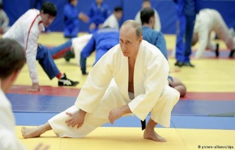 Putin'in Sırdaşlarına Ab Yaptırımı