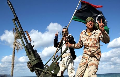 Libya'da Askeri Üsten 35 Ceset Çıkarıldı