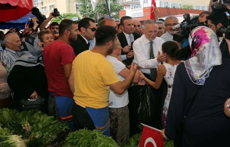 Ekmeleddin İhsanoğlu'ndan Pazar Ziyareti
