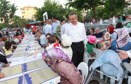 İki Mahalleyi Buluşturan İftar