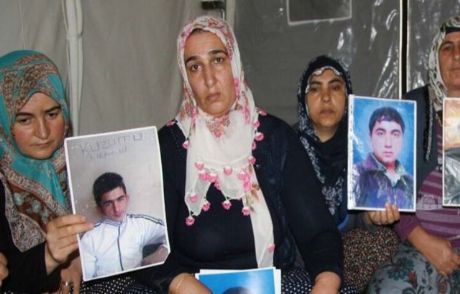 Oğlunu Tvde Işidle Savaşırken Gördü